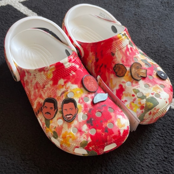 NEW Jimmy Kimmel Show x Classic Crocs Clog M6/W8 - Picture 1 of 4